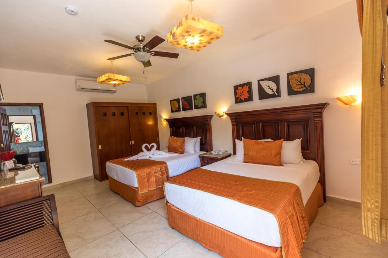 Hotel Las Golondrinas Playa del Carmen Exterior photo